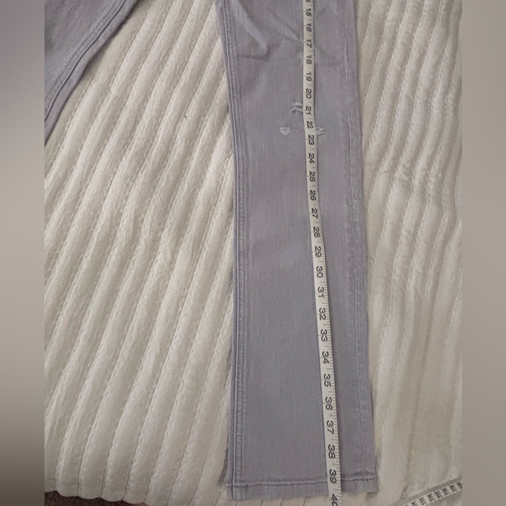 : : PILCRO Straight Leg Light Wash Distressed Jeans : : - Picture 6 of 16